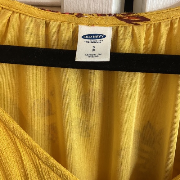 Mustard colored flowy dress - Picture 2 of 3